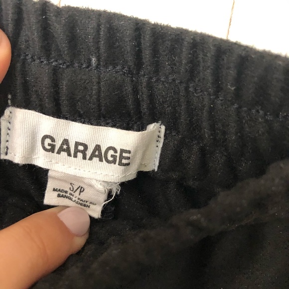 Cute Detailed Shorts - Picture 3 of 3